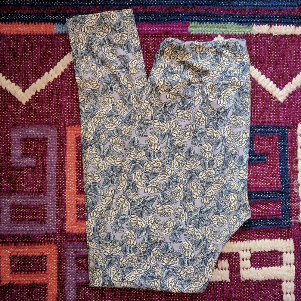 LuLaRoe Rose Leggings OS